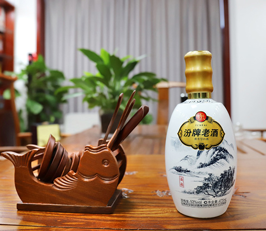 ɽ���ھƼ��F�����Ͼ�53�߶������ͼ��Zʳ�Y��ƿ�b���a�׾�475ml