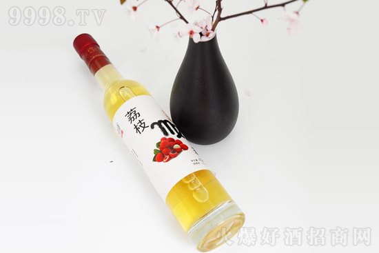 12���S�ϻ����ƃr���_�İ���֦�Ʊ���ƿ�ͶȻ�����415ml�r�񣬶����X��