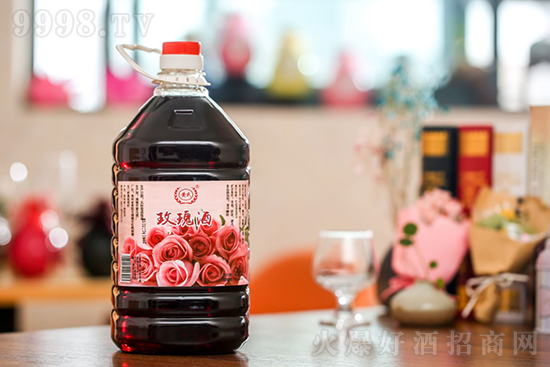 12���S�ϻ����ƃr(ji��)���S��õ��ƵͶ�Ůʿ����2.5L�r(ji��)�񣬶����X��
