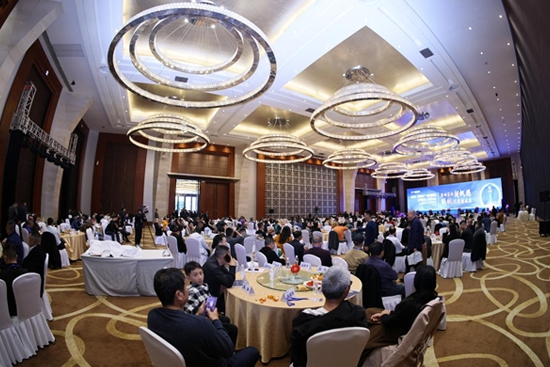 �F���u���C�����I���lչ��δ�� �F�u��F���u��ϵ����Ʒ���аl����